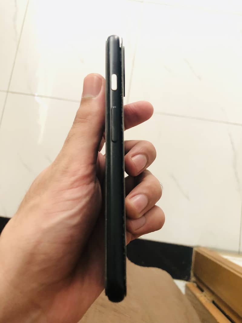 Google Pixel 4 3