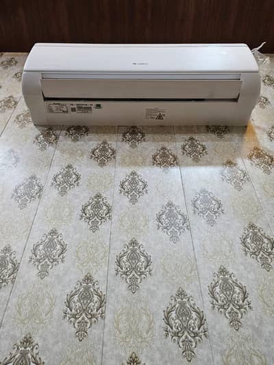 Gree Ac DC inverter T3 model heat and cool for sale