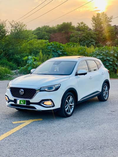 MG HS 2022