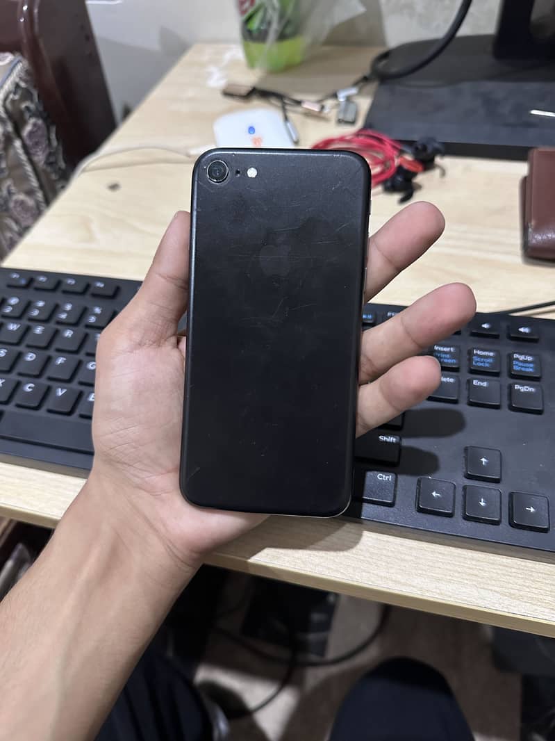 Apple iPhone 8 1
