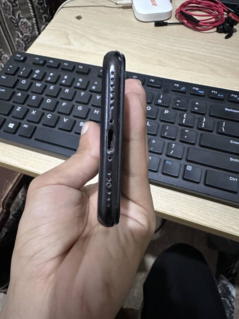 Apple iPhone 8 3