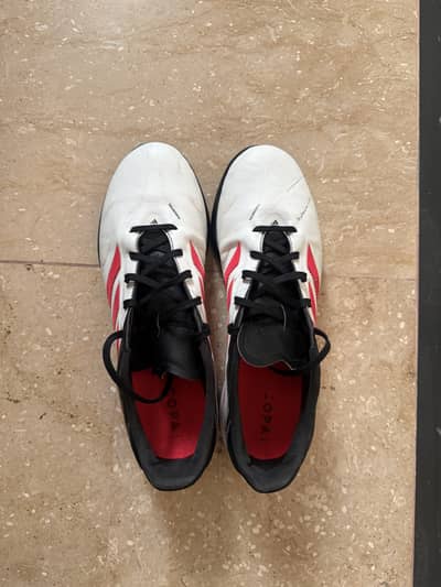 Football shoes