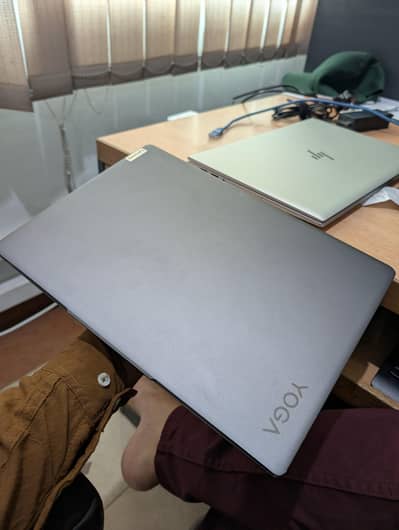 Lenovo Yoga Slim 6 core i5 12th generation 16gb LPddr5 512gb nvme