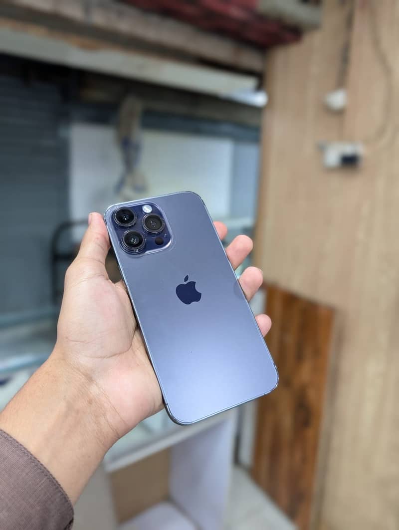 Apple iPhone 14 Pro Max 0