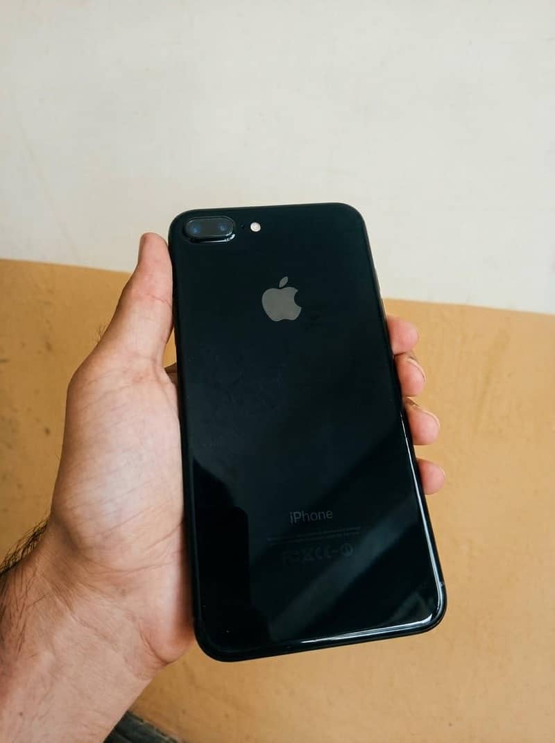 Apple iPhone 7 Plus 0