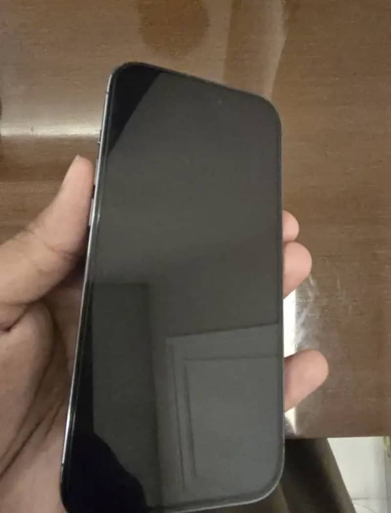 Apple iPhone 14 Pro 1