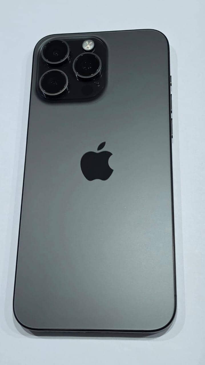 Apple iPhone 15 Pro Max 2
