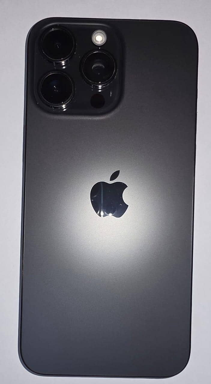 Apple iPhone 15 Pro Max 3