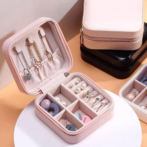 Mini Jewelry Storage Box – Portable PU Leather Case for Earrings, Necklaces, Rings (G961)