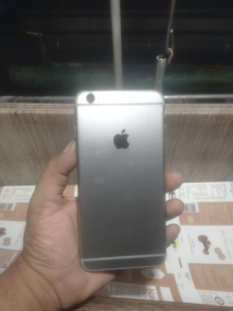 Apple iPhone 6 Plus 0