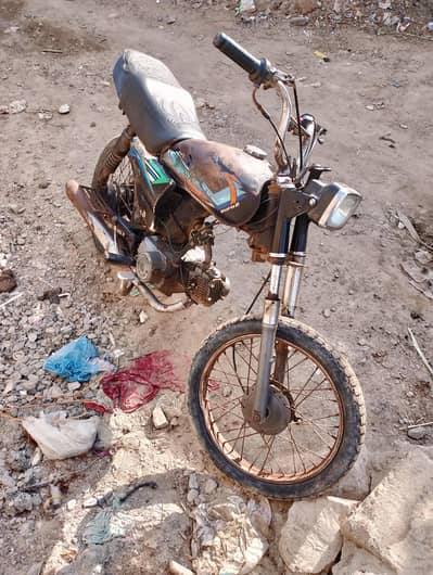 all ok engine seld ha Sirf markat or agy ka tyre Mang raha ha