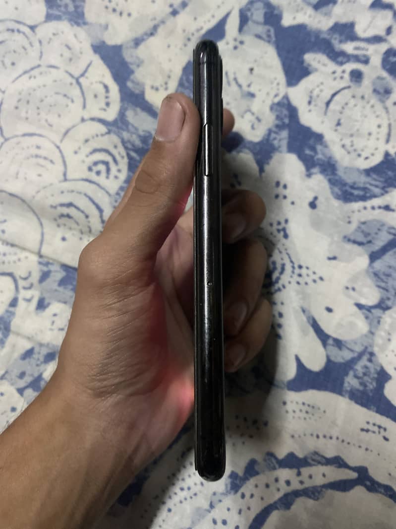 Apple iPhone 11 Pro 1