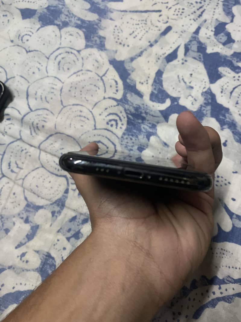 Apple iPhone 11 Pro 3