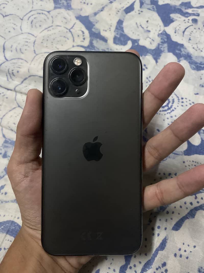 Apple iPhone 11 Pro 4