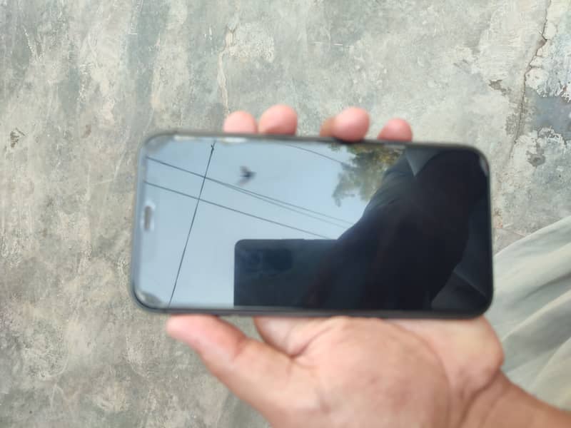 Apple iPhone 11 3