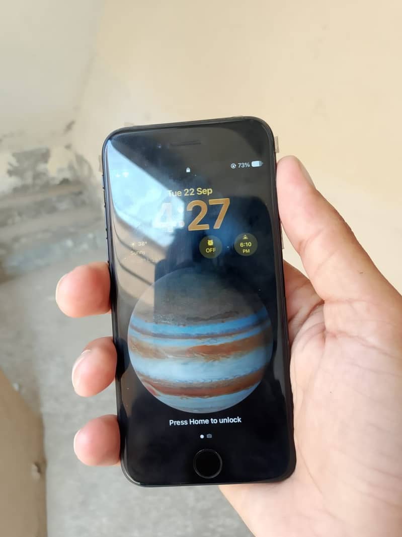 Apple iPhone SE 4