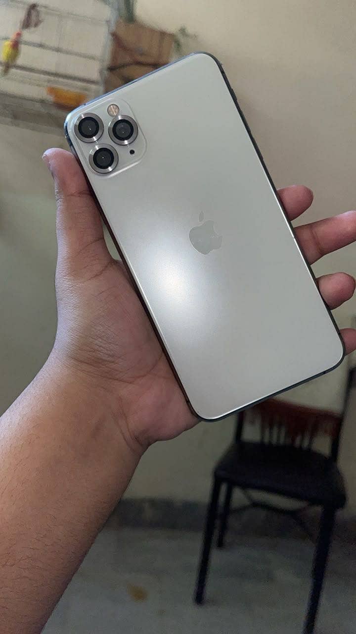 Apple iPhone 11 Pro Max 2