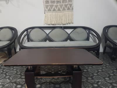 Beautiful Used Sofa Set with Center Table – Rs. 15,000