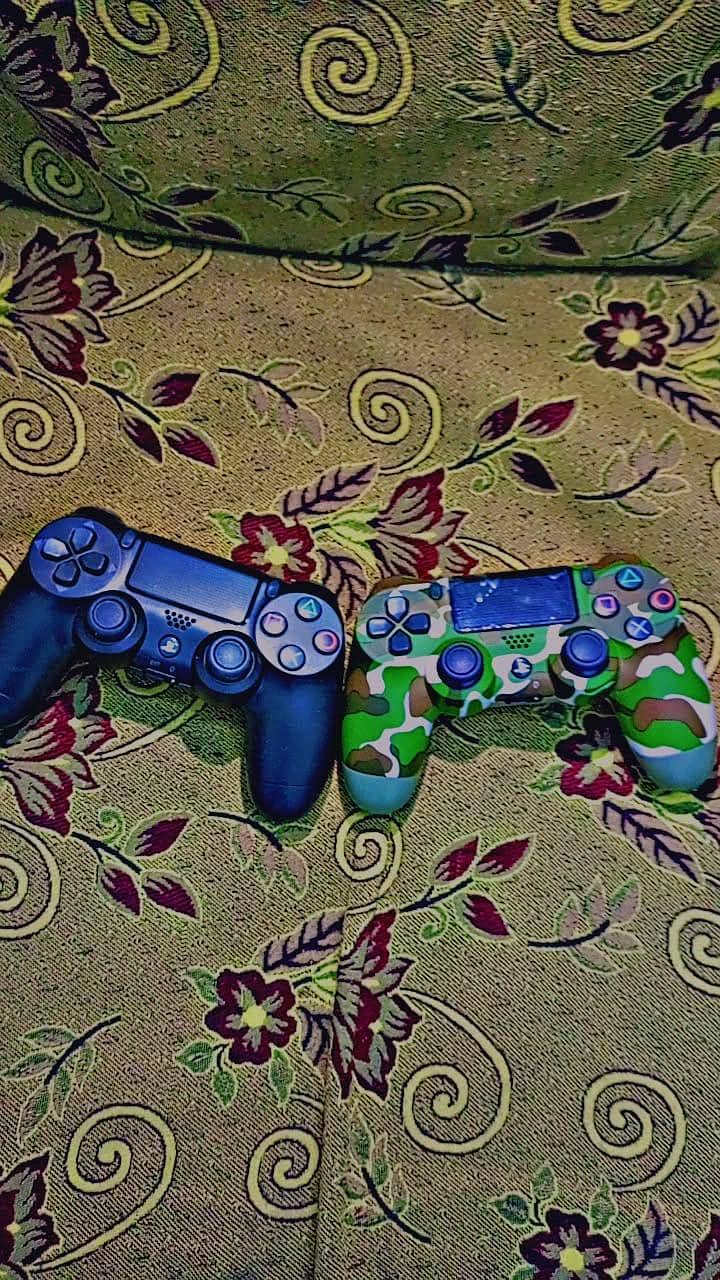 PS4 controllers 5