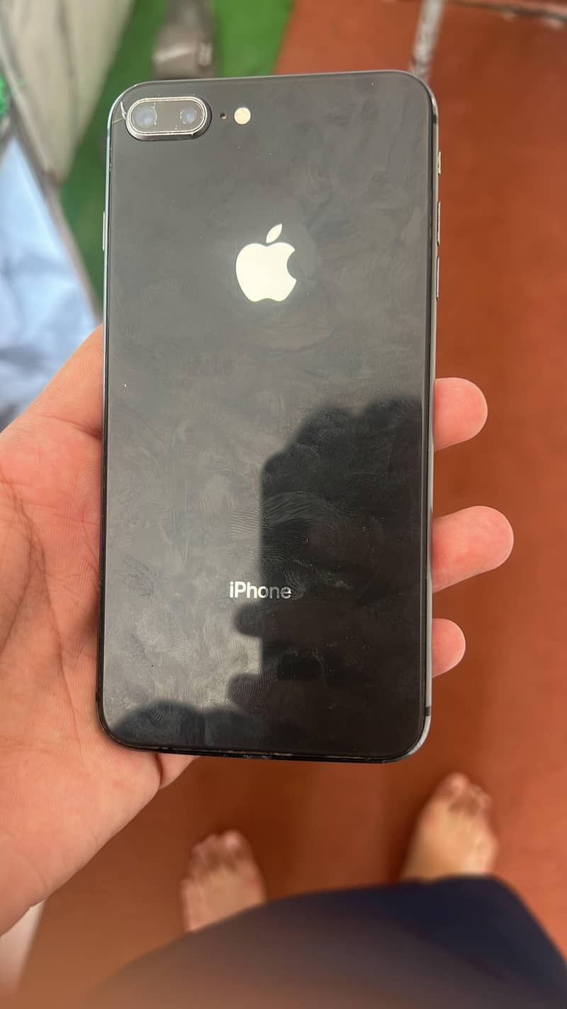 Apple iPhone 8 plus 0
