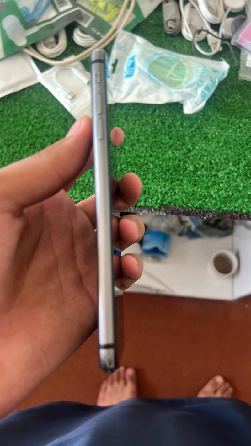 Apple iPhone 8 plus 3