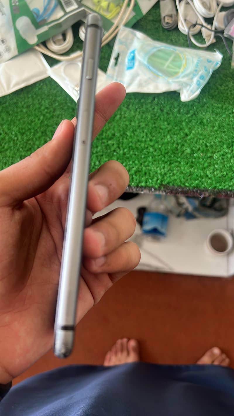 Apple iPhone 8 plus 4