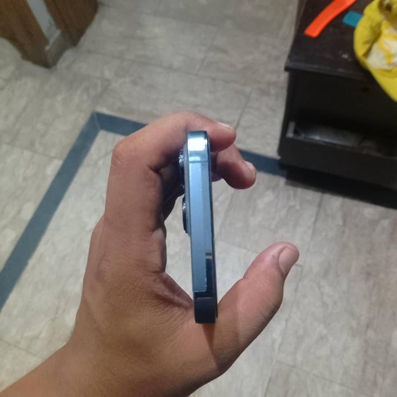 Apple iPhone 13 Pro 2