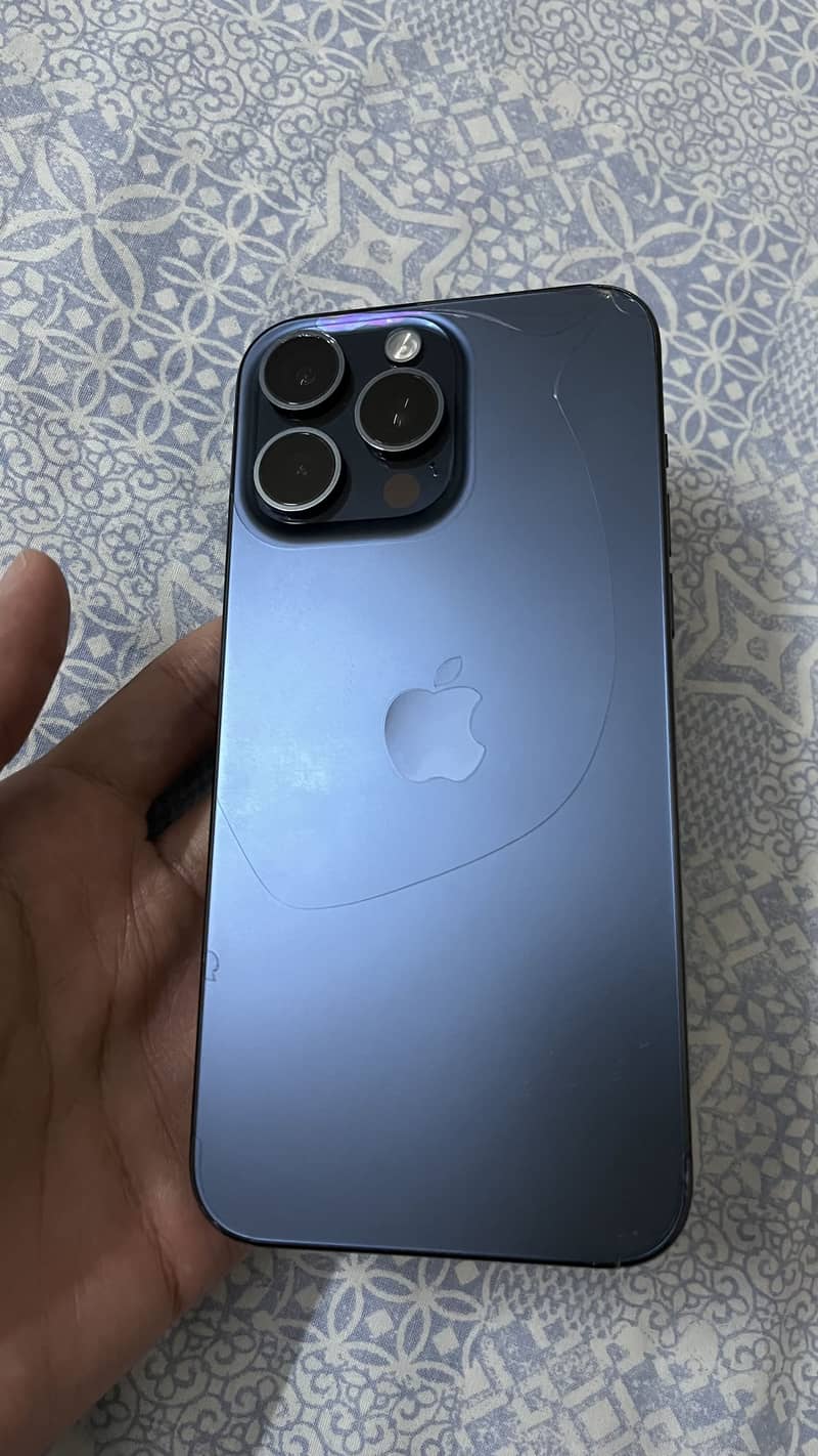 Apple iPhone 15 Pro Max 0