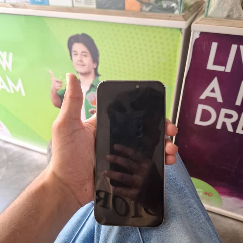 Apple iPhone 15 Pro Max 1