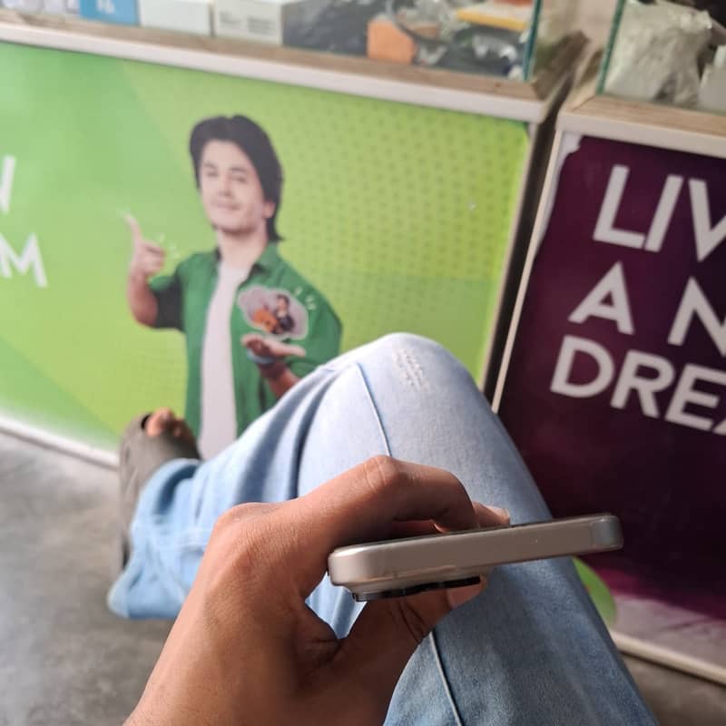 Apple iPhone 15 Pro Max 2