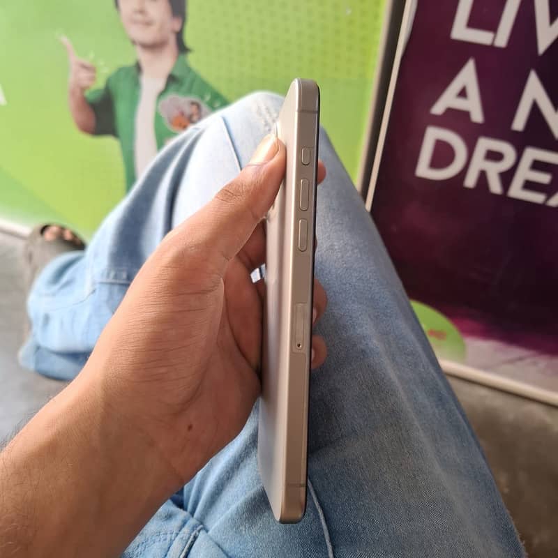 Apple iPhone 15 Pro Max 3