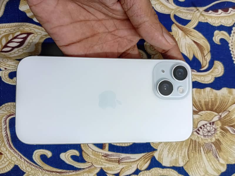 Apple iPhone 15 2