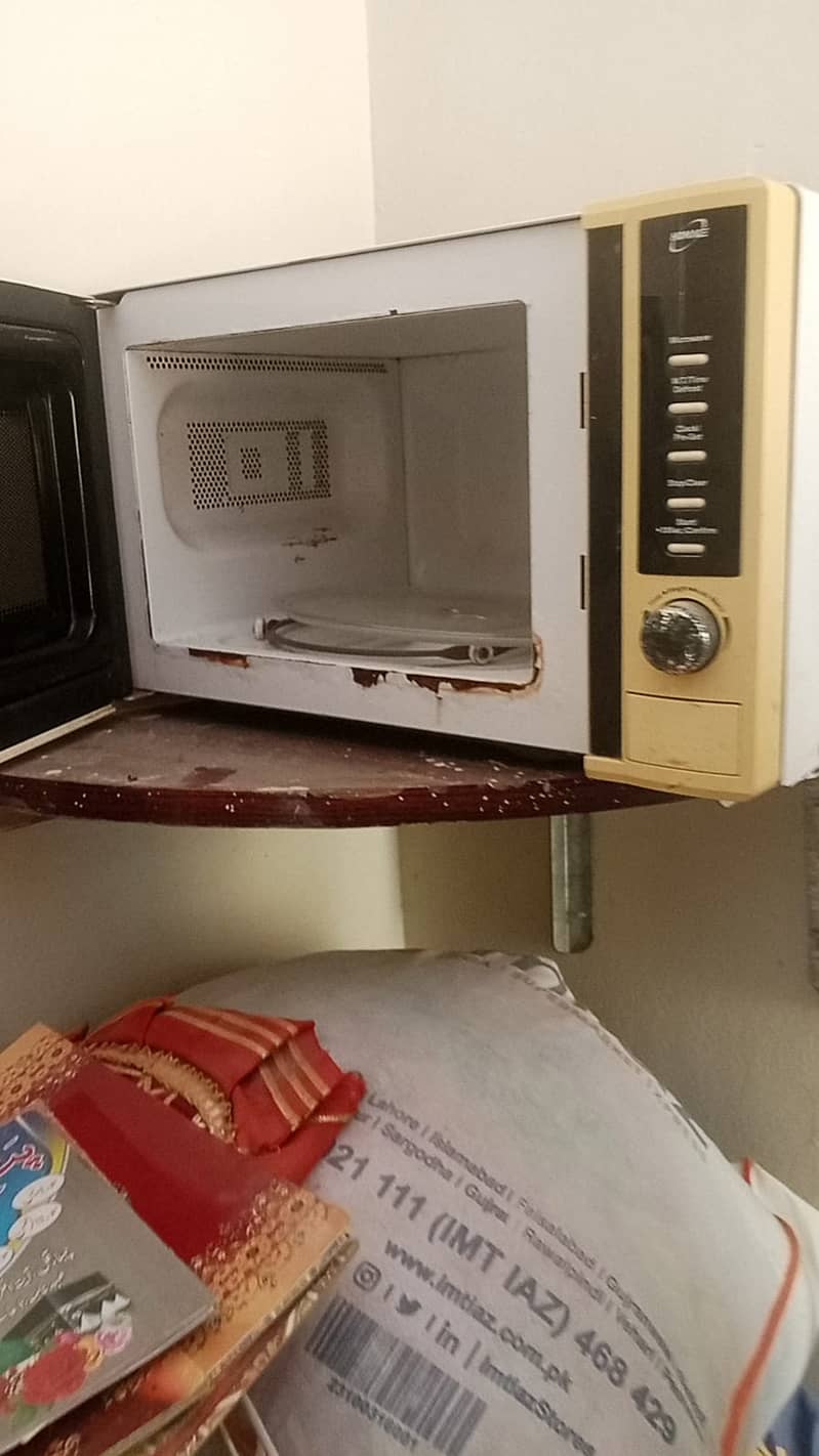 Microwave oven 1