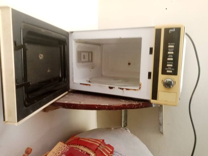Microwave oven 2