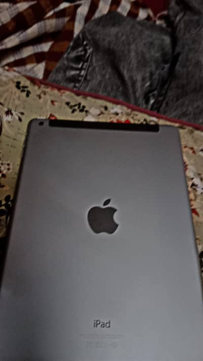 ipad air almost new condition urgent sale price less ho jae gi