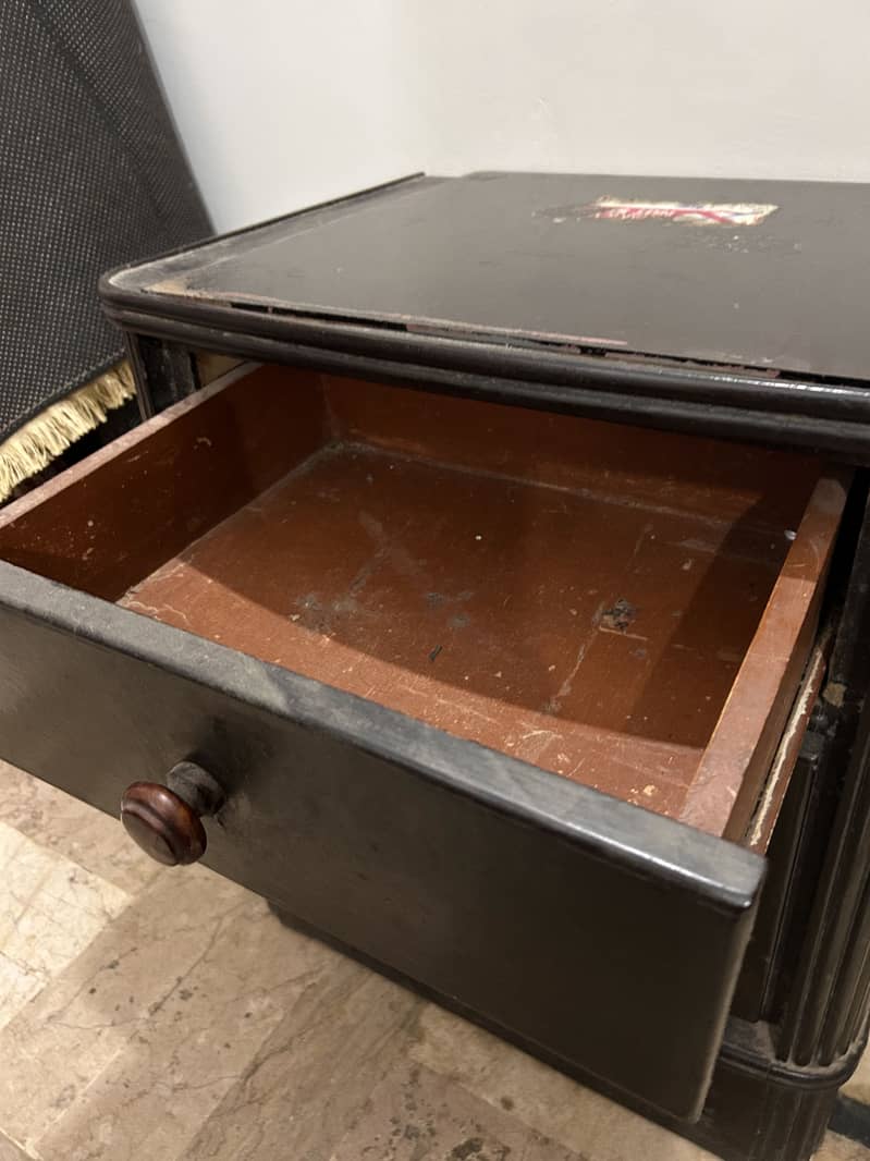 Bed with two side tables and mattress 6