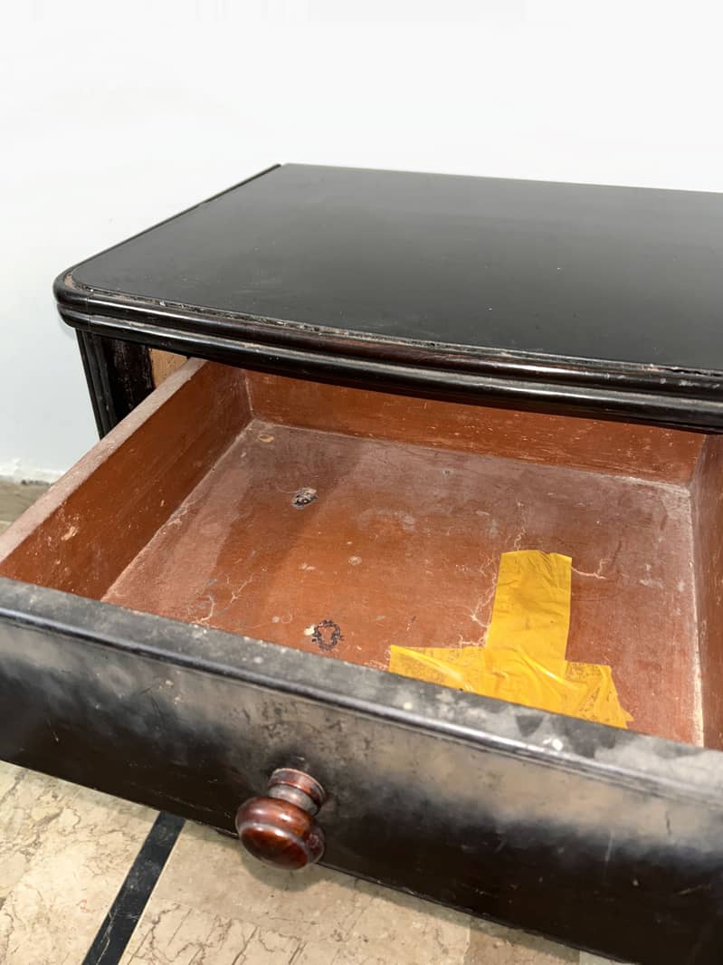 Bed with two side tables and mattress 9