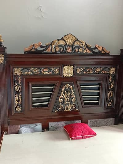 bed and dressing tabel