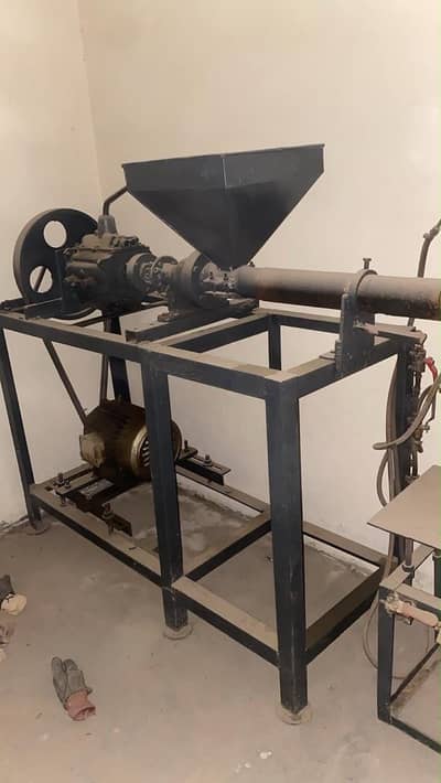 2 Manual Molding Machines For Sale