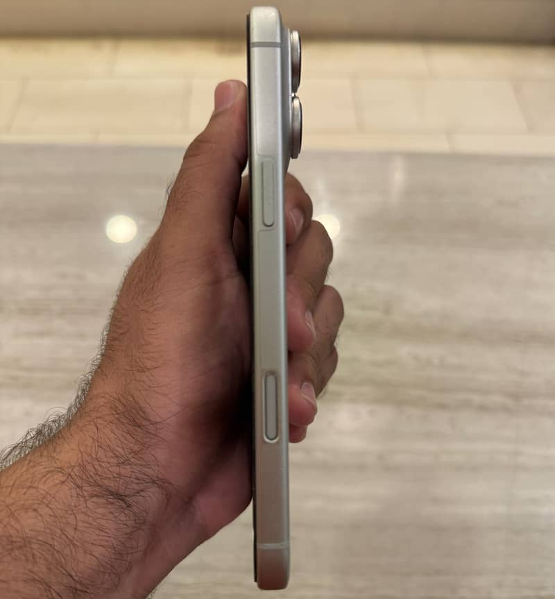 Apple iPhone 17 Pro Max 1