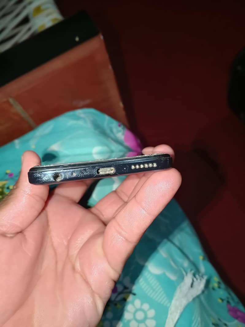 Tecno 10 3