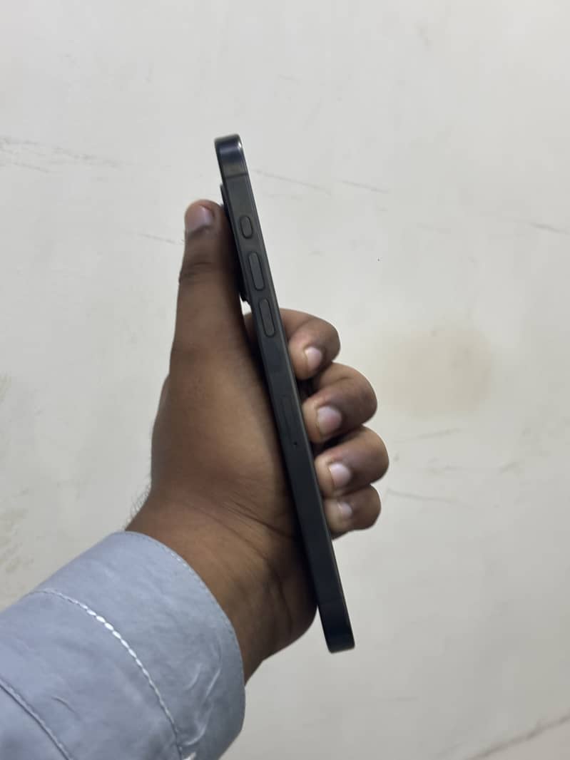 Apple iPhone 15 Pro Max 1