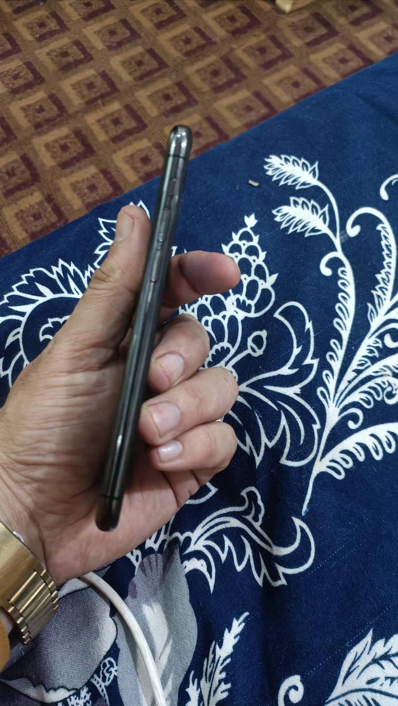 Apple iPhone 11 Pro 5