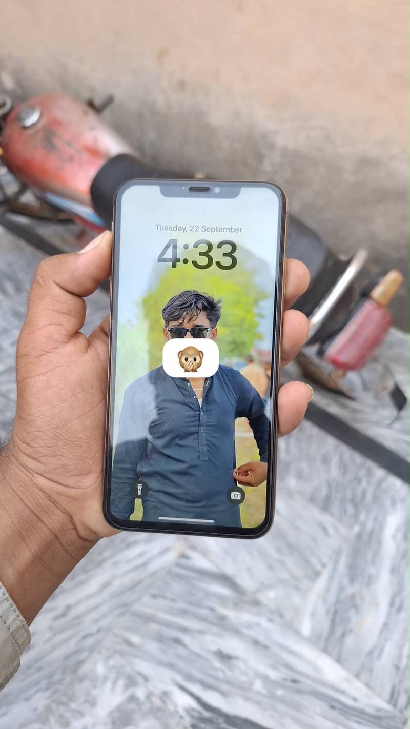 Apple iPhone XS Max 0