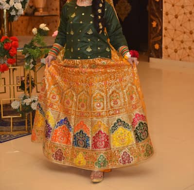 Stunning Designer Bridal/Mehndi Lehnga Choli Set