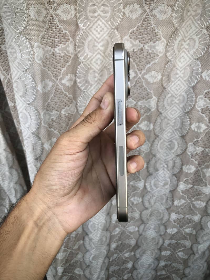 Apple iPhone 15 Pro 5