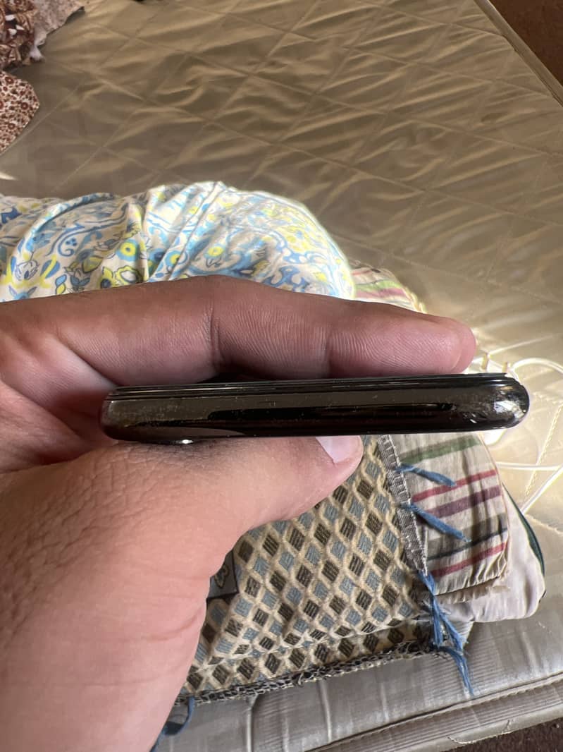 Apple iPhone X 5