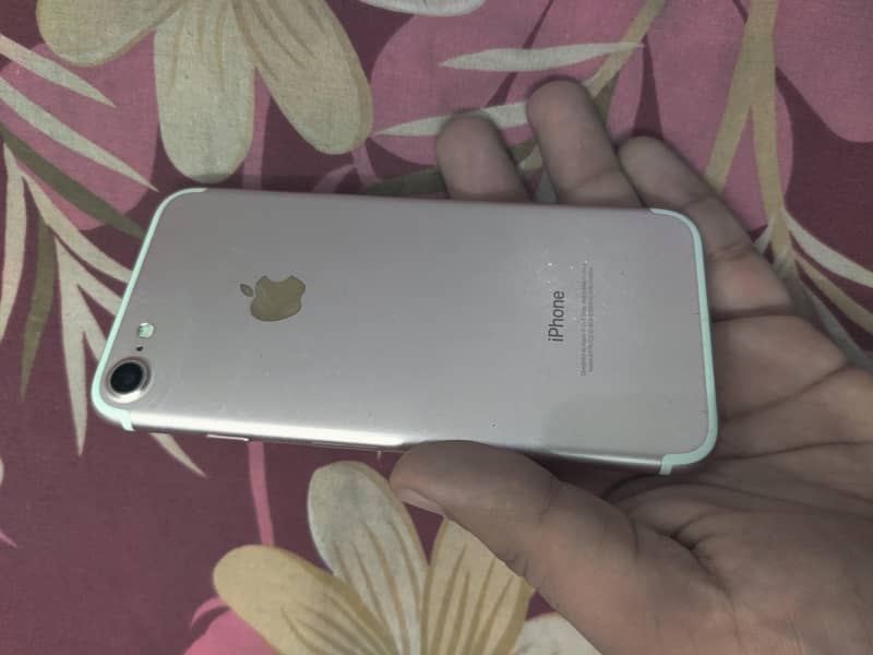 Apple iPhone 7 0