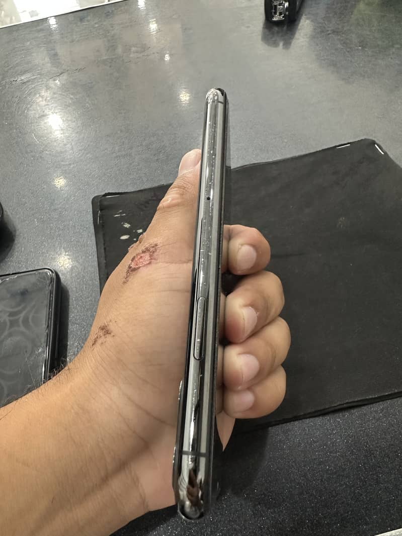 Apple iPhone 11 Pro 5