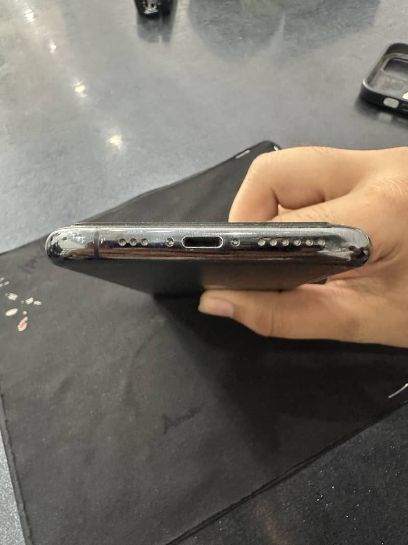 Apple iPhone 11 Pro 7